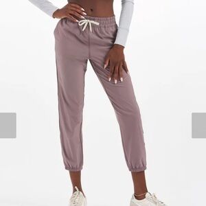 Vuori Womens Pants Weekend Jogger in Stone